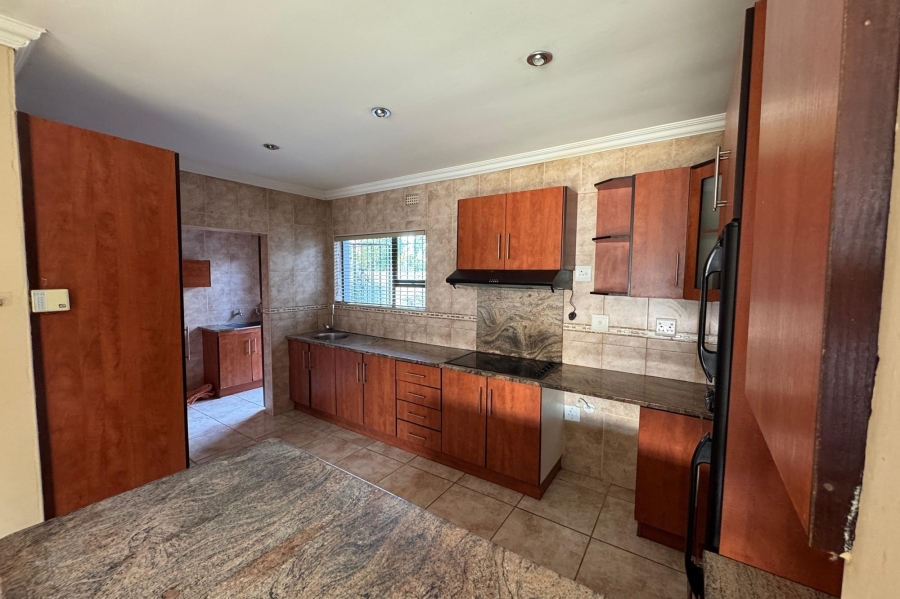 To Let 4 Bedroom Property for Rent in Goodwood Estate Western Cape